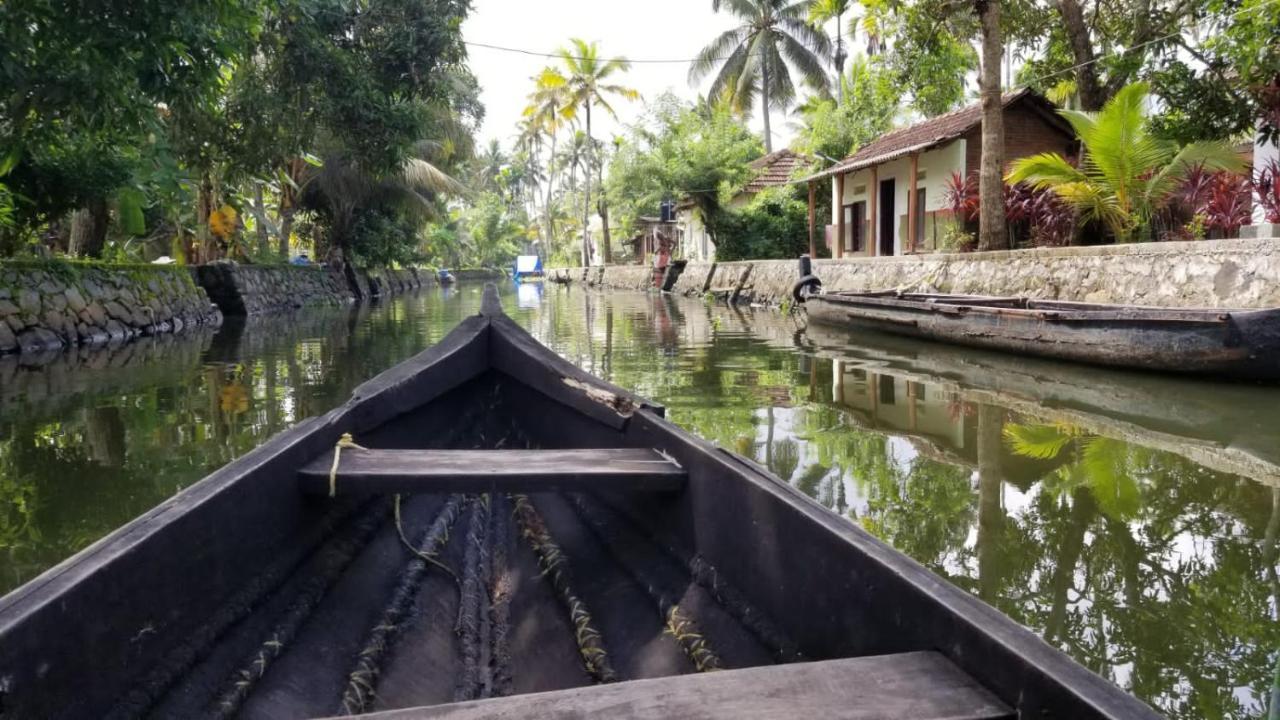 Hotel The Blues Alappuzha Exterior foto